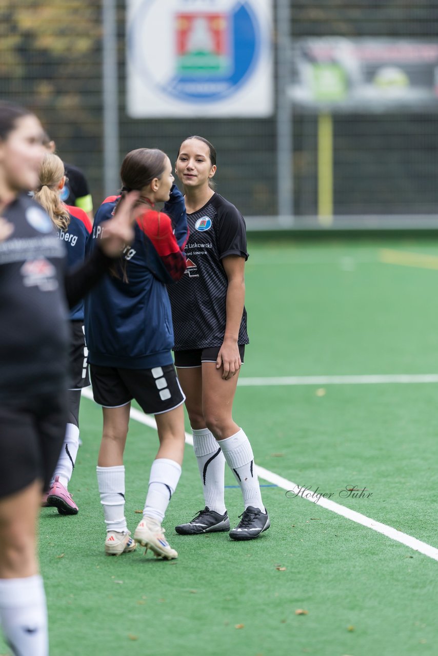 Bild 136 - wCJ VfL Pinneberg - Eimsbuettler TV : Ergebnis: 0:3